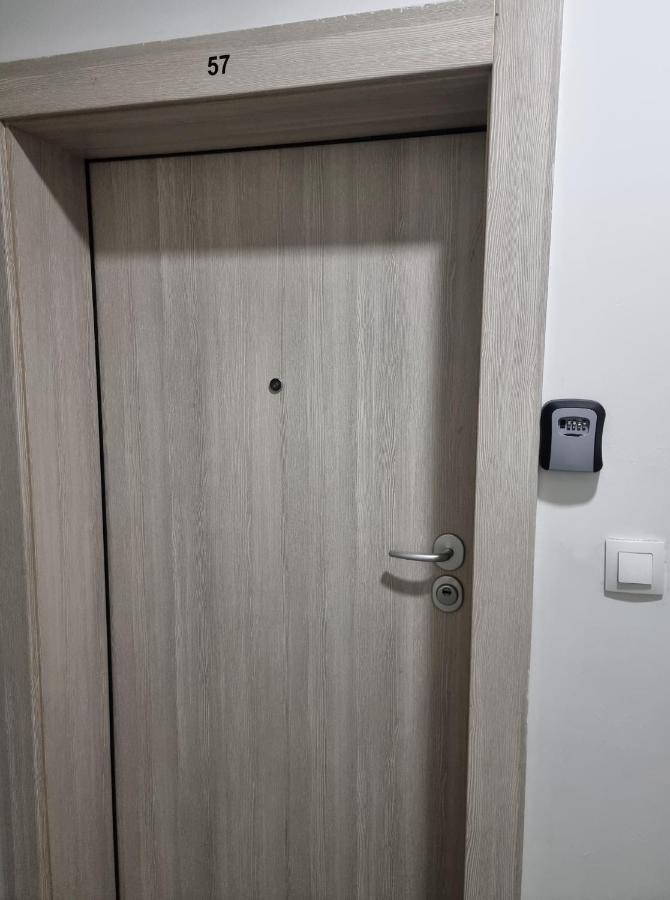 Modern & Trendy Apartment 斯科普里 外观 照片