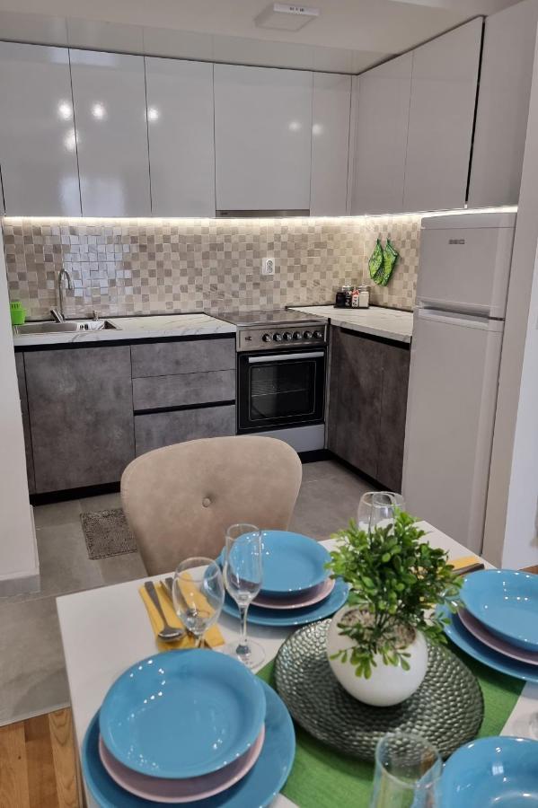 Modern & Trendy Apartment 斯科普里 外观 照片